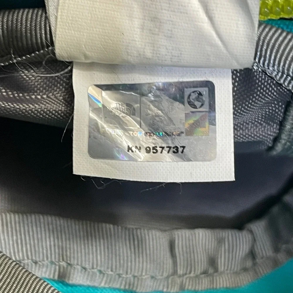 The North Face Wasatch Backpack C068 133  T118/T518 Teal/Grey/Yellow 35L Daypack